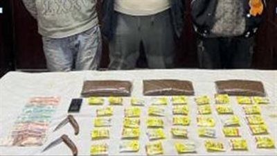 أخبار الحوادث اليوم: فيديو يوثق لحظة بيع 5 شباب للمخدرات بعين شمس.. تخصيص مراكز تكنولوجية متنقلة للخدمات المرورية.. موعد خروج عصام صاصا من السجن.. وتأجيل محاكمة محمد سامي