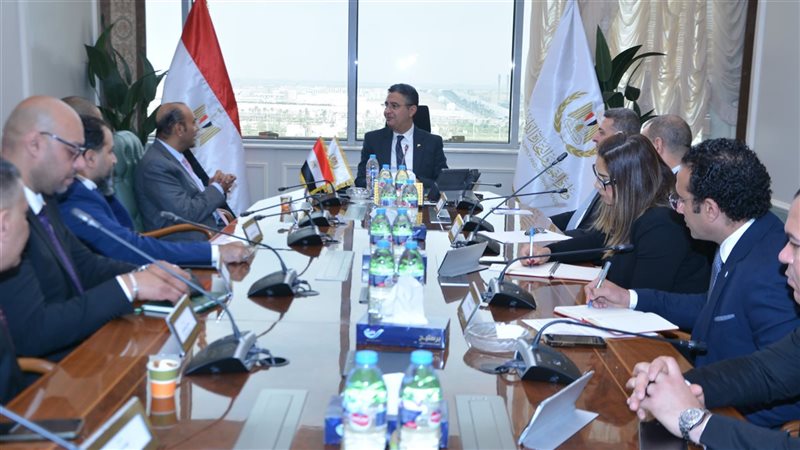 وزير التموين خلال