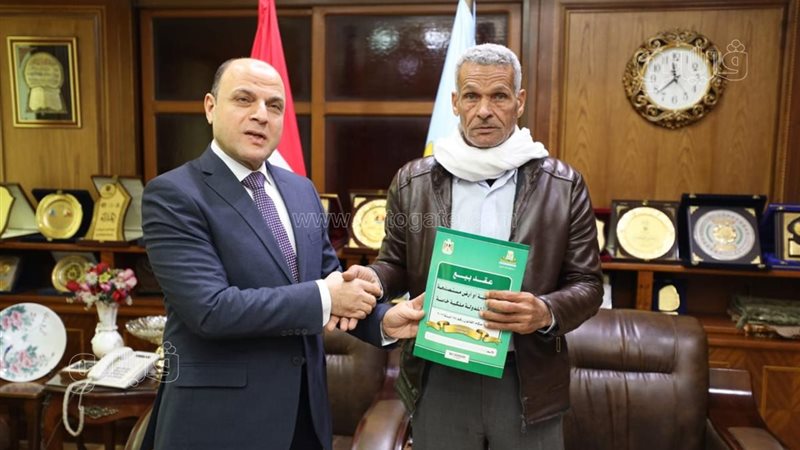 محافظ كفرالشيخ يُسلّم