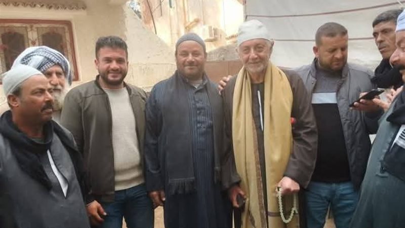 الفنان عبد العزيز