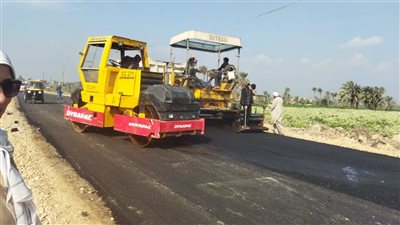 محافظ الفيوم يتابع مشروعات الرصف في الخطة الاستثمارية للعام المالي الحالي (صور)