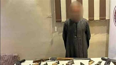 ضبط عنصر إجرامى بأسيوط للاتجار بالأسلحة النارية ومواد مخدرة 