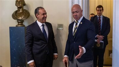 وزير الخارجية يؤكد لرئيس لجنة الشئون الخارجية بمجلس النواب الأمريكي على إقامة دولة فلسطينية مستقلة 