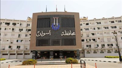 شملت 48 قيادة، محافظ أسوان يعتمد حركة محليات 