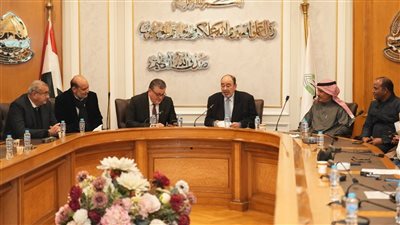 المستلزمات الطبية: مذكرة لرئيس الوزراء لحل أزمة تصديقات الشهر العقاري على شهادات الصادرات