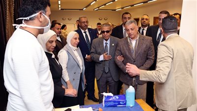 محافظ الإسماعيلية يشهد انطلاق القافلة الطبية الرابعة بنادي القضاة (صور) 