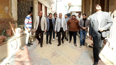 محافظ الشرقية يتفقد أعمال تركيب بلاط الإنترلوك بمدينة الإبراهيمية