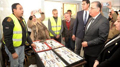 نائب محافظ الدقهلية يتفقد أعمال القافلة الطبية بقرية دميرة