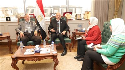 وزير العمل يبحث إعداد استراتيجية تطوير الأداء وفق رؤية مصر 2030