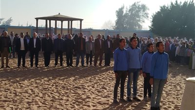 وكيل التعليم بالشرقية يتفقد مدرسة السواركة بعد زيارة الوزير أمس