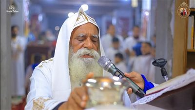 أسقف مطاي يترأس قداس عيد أول السواح ويدشن أواني المذبح