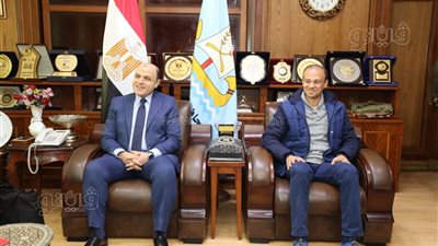 محافظ كفر الشيخ يناقش مع ممثلي الاتحاد الأوروبي مشروع إقامة محطتين للصرف الصحي 