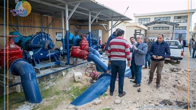 رئيس مياه الإسكندرية يتابع أعمال خدمة العملاء والتحصيل بمنطقة غرب