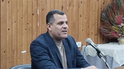 مدير تعليم دمياط يتابع انتظام الدراسة والتقييمات وتسليم الكتب للطلاب