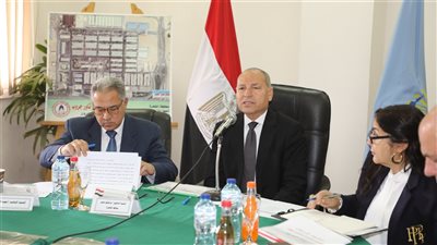 محافظة القاهرة تدرس خطة تطوير ورفع كفاءة سوق العبور