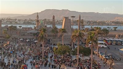 الآلاف يحتفلون بالليلة الختامية لمولد أبو الحجاج الأقصري (فيديو وصور)