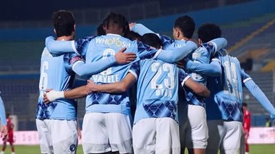 بيراميدز يستعيد صدارة الدوري بثلاثية مثيرة في شباك حرس الحدود