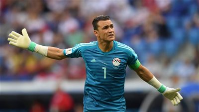 رسالة غامضة، الحضري يدخل على خط الحرب الكلامية بين شوبير والصقر (فيديو)