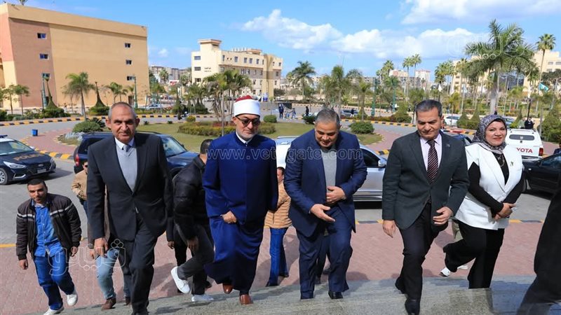 المفتي يشارك في ندوة