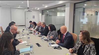 وزير الاتصالات يناقش مع الشركات الفرنسية الفرص الاستثمارية بقطاع تكنولوجيا المعلومات