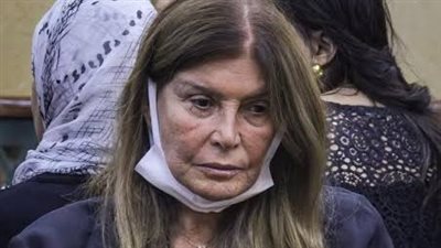 سر غضب ميرفت أمين في عزاء شقيق الفنانة شهيرة