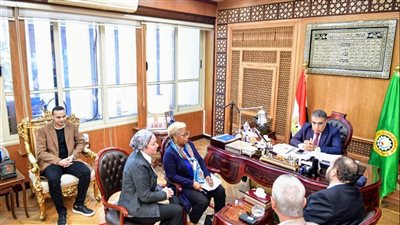 محافظ الدقهلية يستقبل وفد الاتحاد الأوروبي لمتابعة مشروع مصرف كيتشنر