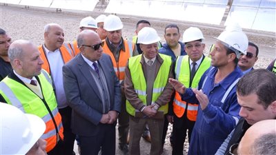 وزير الكهرباء يتفقد محطة الكريمات الشمسية الحرارية لمتابعة أعمال التطوير 