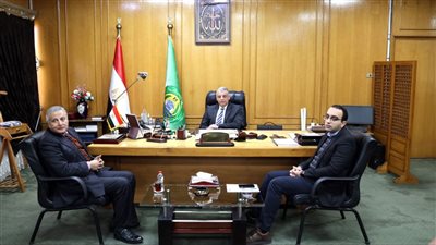 محافظ الإسماعيلية يستقبل مدير صندوق مكتبات مصر العامة 