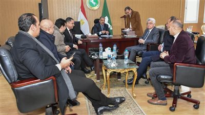 محافظ الشرقية يلتقي نواب البرلمان لاستعراض وحل مشاكل المواطنين