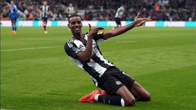 عرض مالي ضخم من ليفربول لضم نجم نيوكاسل عقب لقاء الليلة