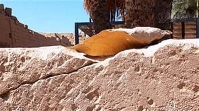 الآثار تحقق في كسر حجر بمعابد الكرنك بالأقصر