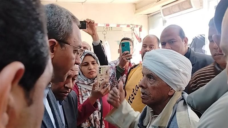 رئيس قوص يتفقد مصنع