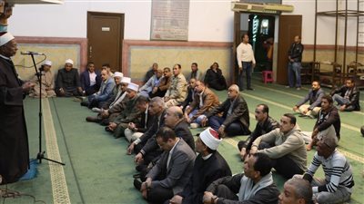 محافظ أسوان يشهد احتفالية مديرية الأوقاف بليلة النصف من شعبان بمسجد النصر (صور)