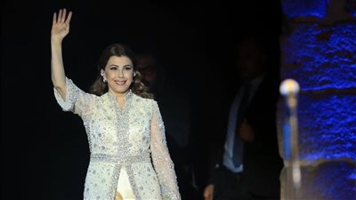 ماجدة الرومي تصل السعودية استعدادا لحفل عيد الحب (فيديو)