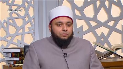 هل يشفع الابن لوالديه إذا مات في سن الخامسة عشرة؟ أمين الفتوى يجيب (فيديو)