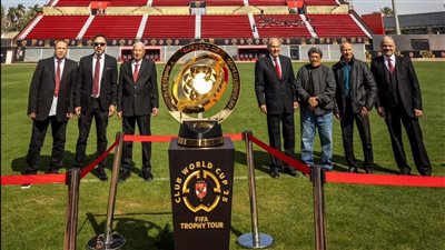 الأهلي ينشر صورا لقدامى فريق الكرة مع مونديال الأندية 