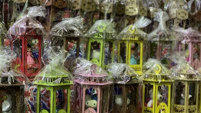 رمضان في السيدة زينب شكل تاني.. فوانيس وزينة وأنوار.. موائد الرحمن في الحواري والشوارع.. والإفطار الجماعي «أبرز مظاهر الاحتفال» (فيديو وصور) 