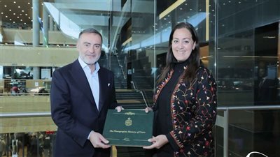 قائد القوات البحرية الإيطالي يزور مكتبة الإسكندرية