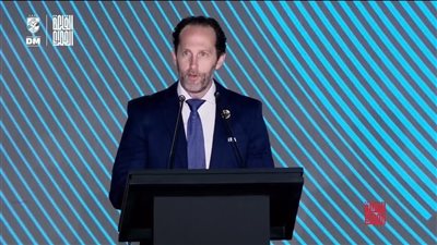 ممثل فيفا في حفل الأهلي: الأحمر رمز النجاح والطموح