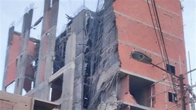 البرج اتقسم نصين، التفاصيل الكاملة للعقار المنهار بأسيوط (صور)