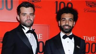 تكشف ما يتم خلف الكواليس، رسالة مفاجئة من وكيل محمد صلاح لمدرب ليفربول 