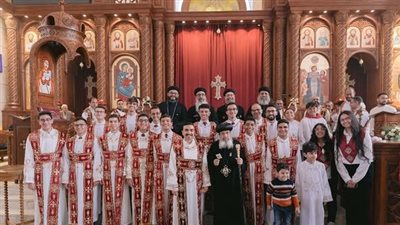 الأنبا دانيال يرسم شمامسة جدد بكنيسة الأنبا أنطونيوس في زهراء المعادي 