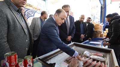 محافظ كفر الشيخ يتفقد معرض «أهلًا رمضان» بتخفيضات تصل لـ35%