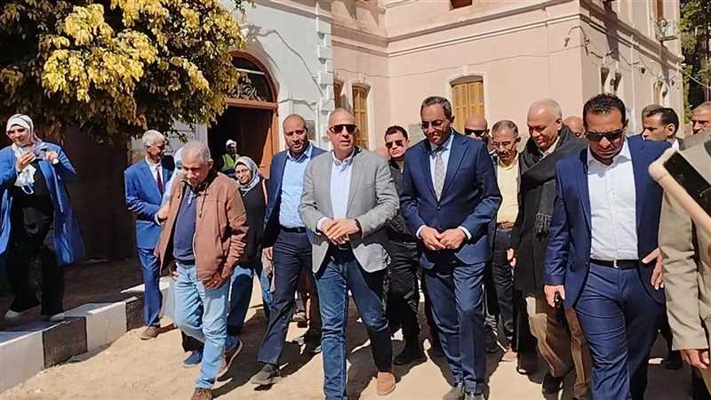 وزير الري خلال الجولة