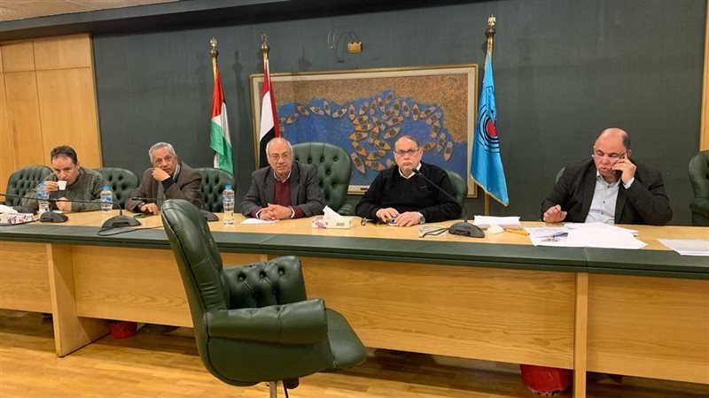 اللجنة المشرفة على