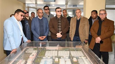 وزير الإسكان يتفقد مشروع إسكان 