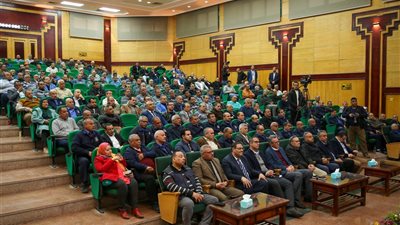 وزير قطاع الأعمال: توفير الدعم اللازم لشركة مصر للألومنيوم لزيادة قدرتها الإنتاجية