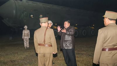 اجتماع ثلاثي لنزع نووي كوريا الشمالية بالكامل