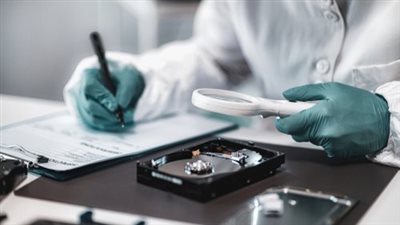 كيف ينظم القانون عملية نقل المواد الإحيائية؟