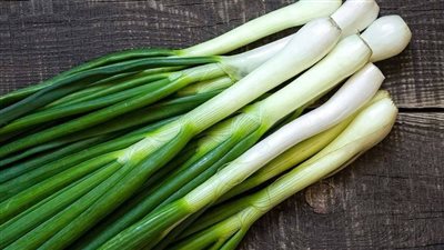 فوائد البصل الأخضر، لصحة القلب وتقوية المناعة وجمال البشرة